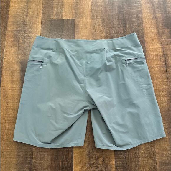 Lululemon Current State Board Short 9" Size 38 - Picture 4 of 8